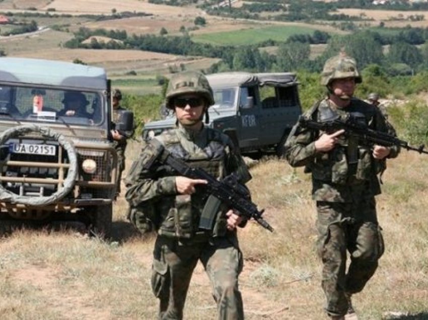 Raduloviç: Duhet të vazhdohen patrullimet e përbashkëta mes KFOR-it dhe ushtrisë së Serbisë përgjatë vijës administrative