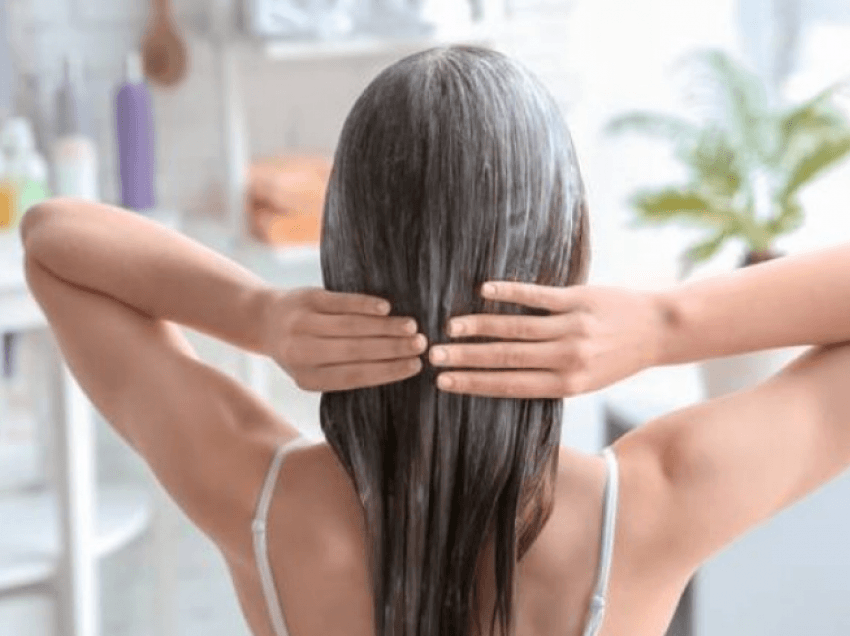 Si do t’ju ndihmojë uji i orizit për t’i bërë flokët më të shëndetshëm