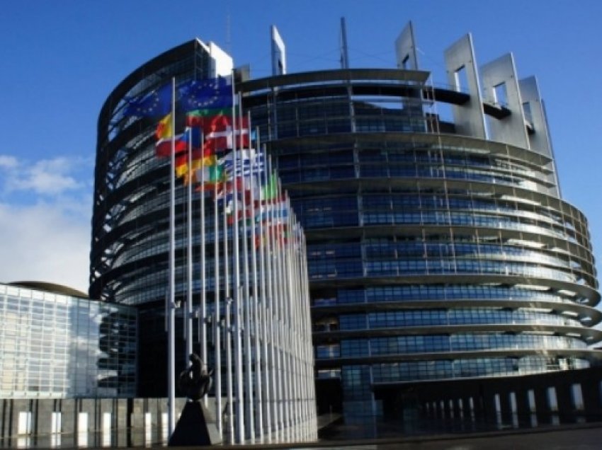 Parlamenti Evropian intensifikon sanksionet në raport me Rusinë