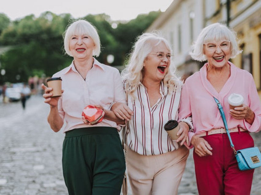 Lumturia për gratë fillon në moshën 85 vjeç