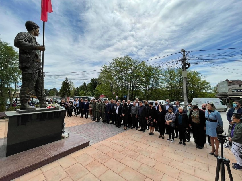 Gjilani nderon veprën e lavdishme të heroit të kombit, Abdullah Tahiri