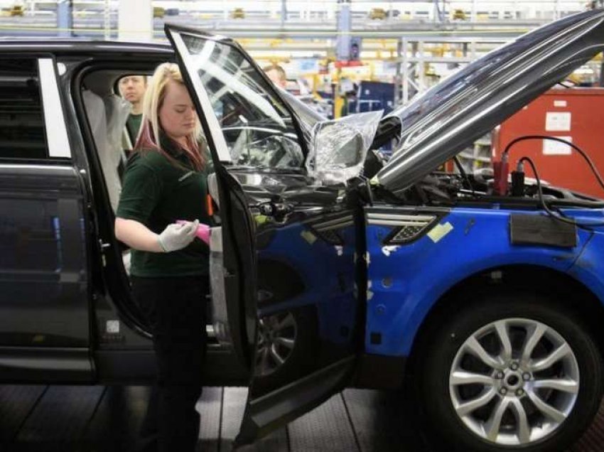 Pronari i Jaguar Land Rover humb mbi 1 miliard dollarë për tre muaj
