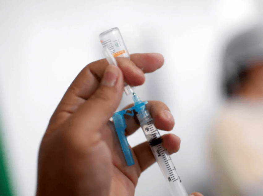Korçarët mbarojnë vaksinat kineze