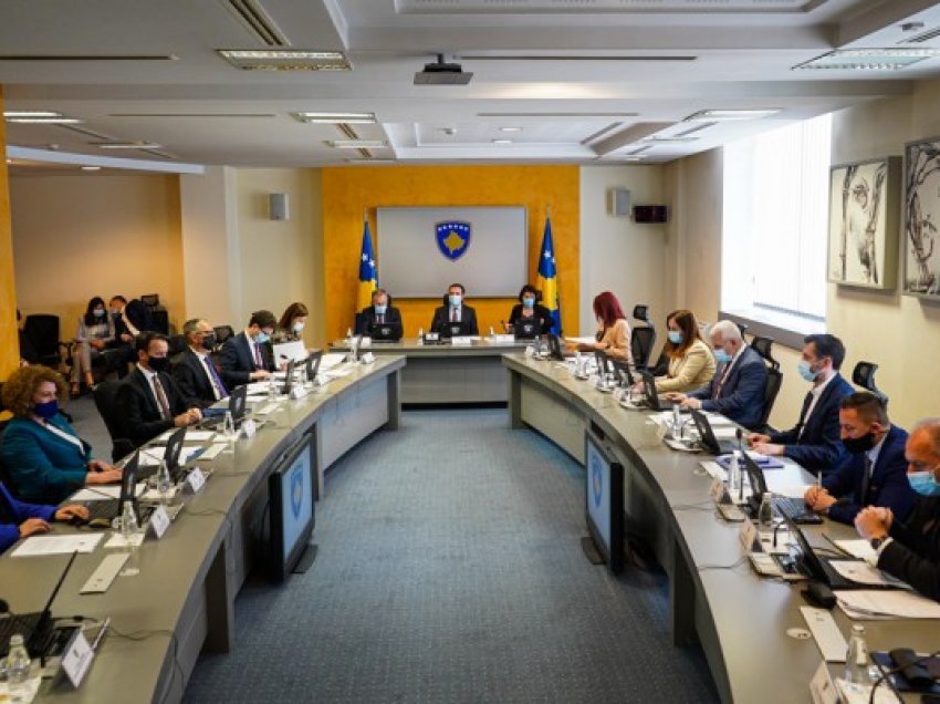Qeveria miraton nismën që i lejon Kosovës dhe Bosnjës udhëtimin vetëm me letërnjoftime