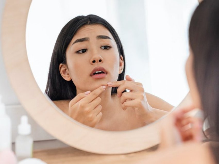 17 gjëra që dermatologët të thonë të mos i bësh më me lëkurën!