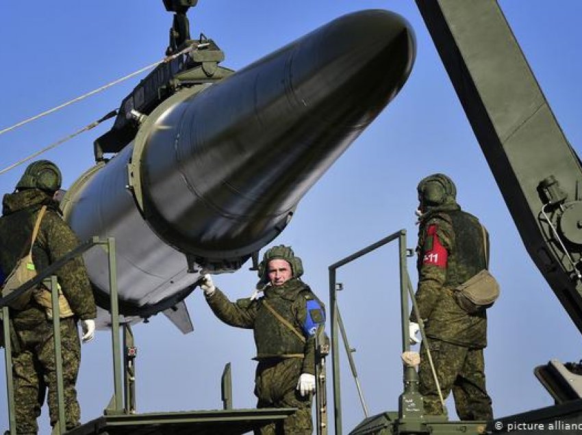 “Spiegel”: Rusia blen fshehurazi makineri gjermane të teknologjisë së lartë për armatim