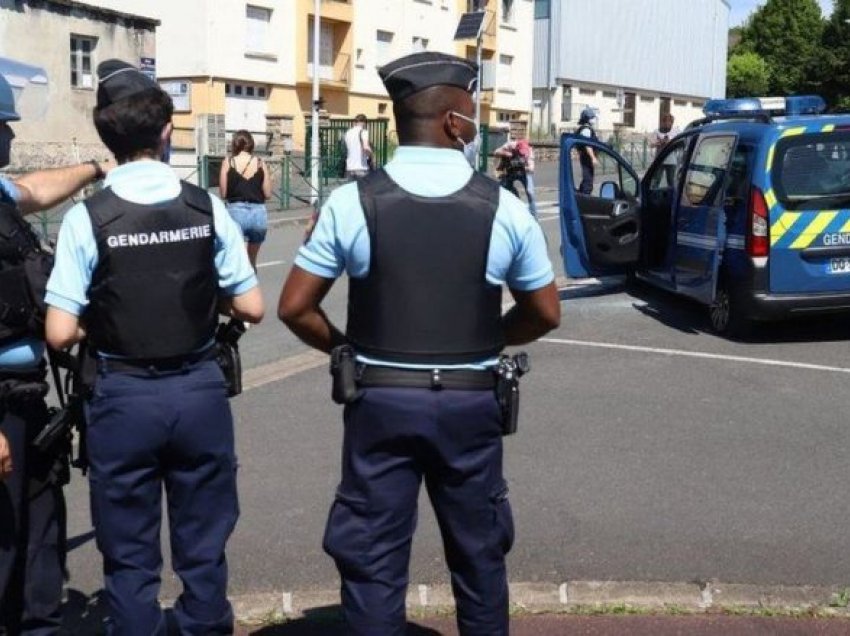 Franca në kërkim të ish-ushtarit të armatosur që gjuajti në drejtim të policisë – gjithçka ndodhi kur burri ‘vizitoi’ shtëpinë e ish-partneres