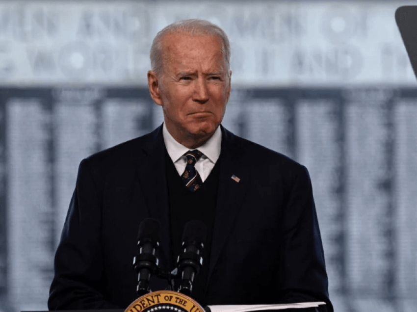Presidenti Biden nderon kujtimin e të rënëve në Ditën Përkujtimore të Amerikës
