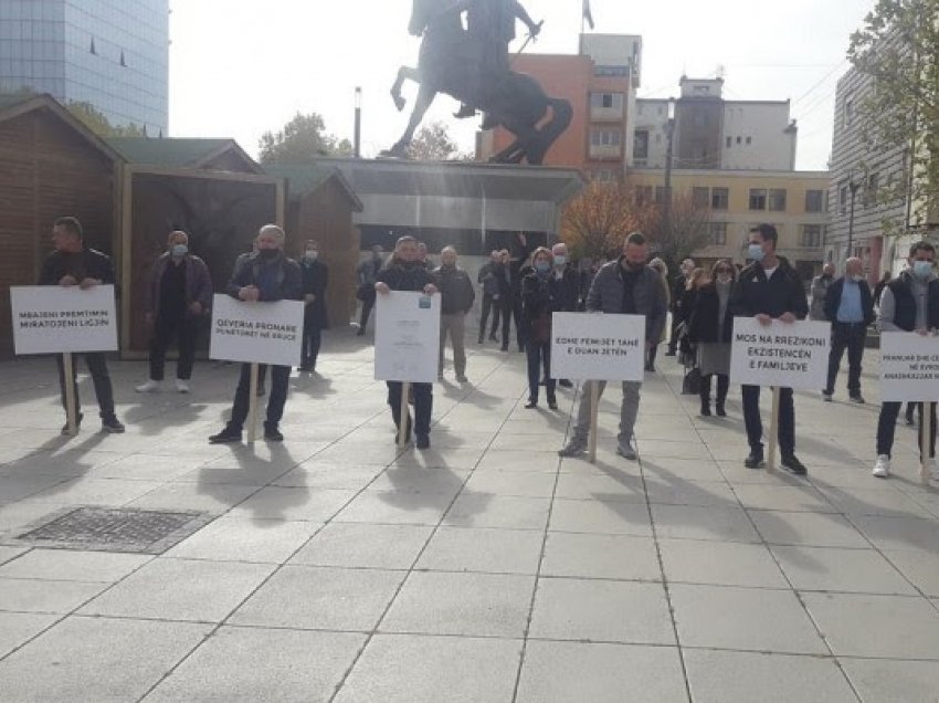 ​Punëtorët e Lotarisë së Kosovës sërish në protestë, qeveria nuk i pranon as në takim