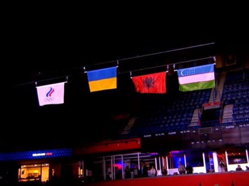 Flamuri kuqezi çon peshë Beogradin, reagime të ashpra, kjo ndodhi sonte