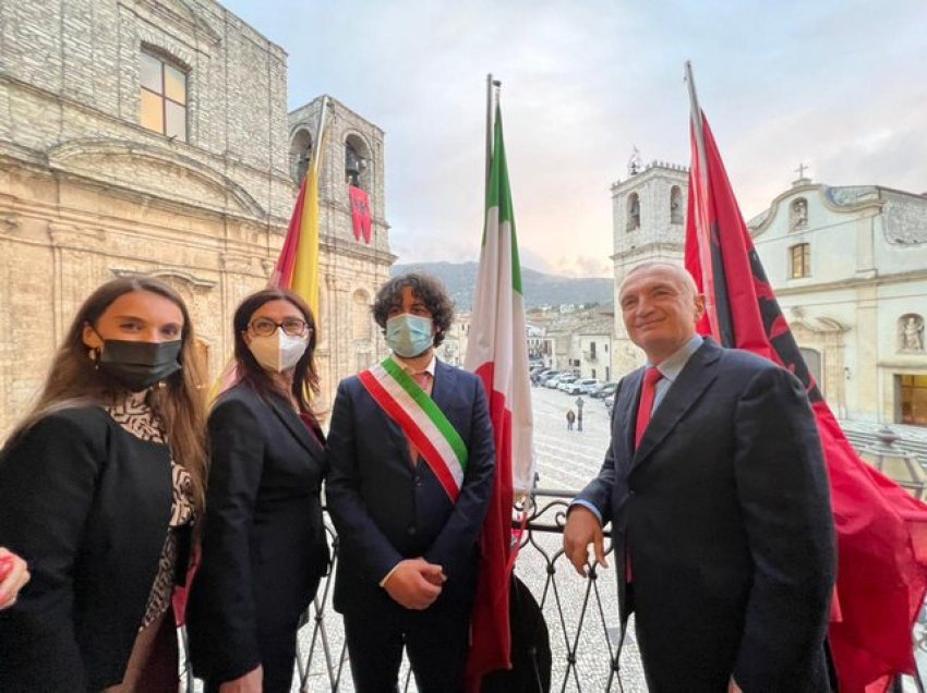 Vizita e Metës në Bashkinë arbëreshe në Itali: Duhet bashkëpunim me bashkitë shqiptare