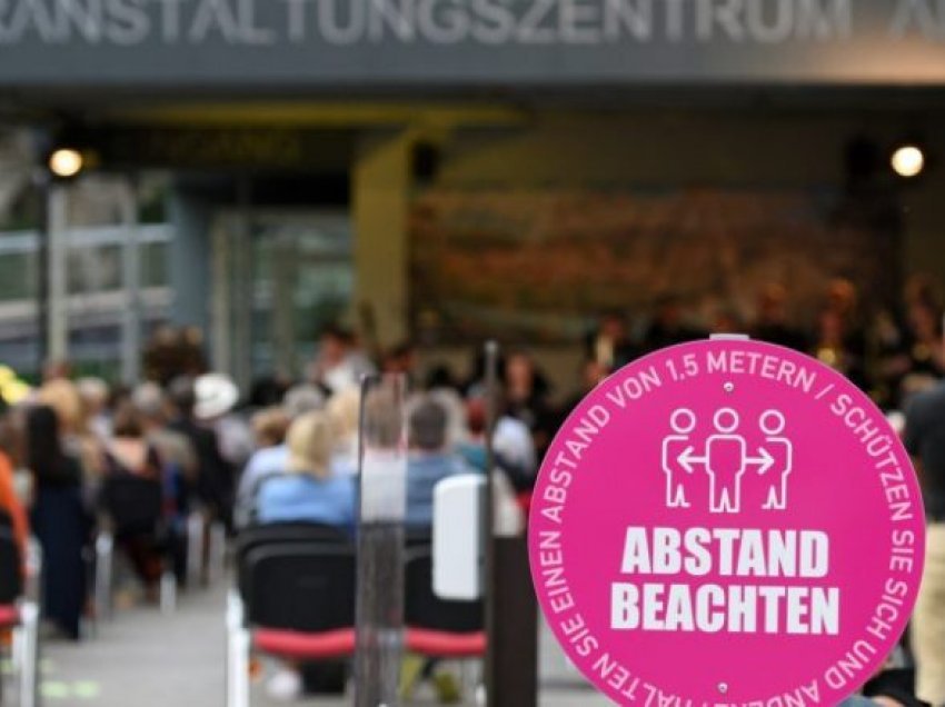 Austria fillon zbatimin e masave më të ashpra për të pavaksinuarit kundër COVID-19