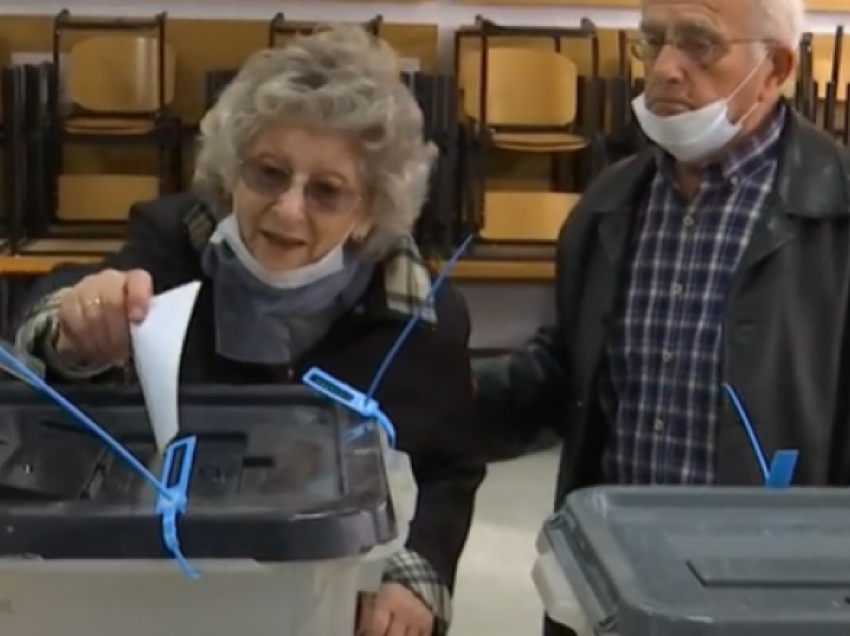 Mesazhi i 85 vjeçares që doli për të votuar në Prishtinë