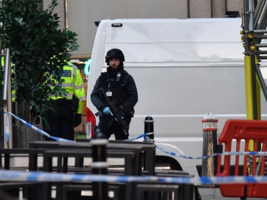 Tre persona të arrestuar nën Aktin për Terrorizëm pas shpërthimit në Liverpull