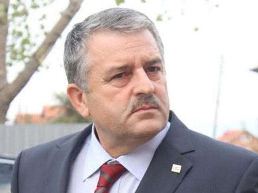 E papritshme/ Vëllai i Agim Veliut i “gëzohet” humbjes së Ekrem Hysenit në Podujevë