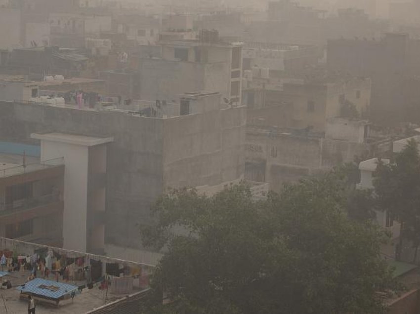 Smogu toksik po e çon Nju Delhin drejt mbylljes totale 