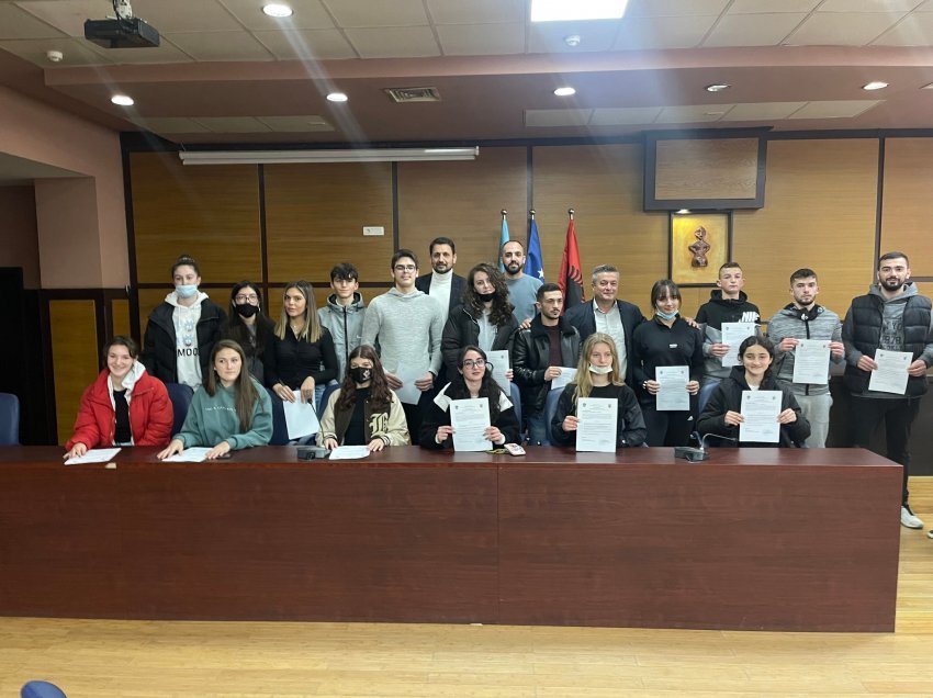 Drejtoria për Sport e Komunës së Prishtinës ndan bursat për sportistët 