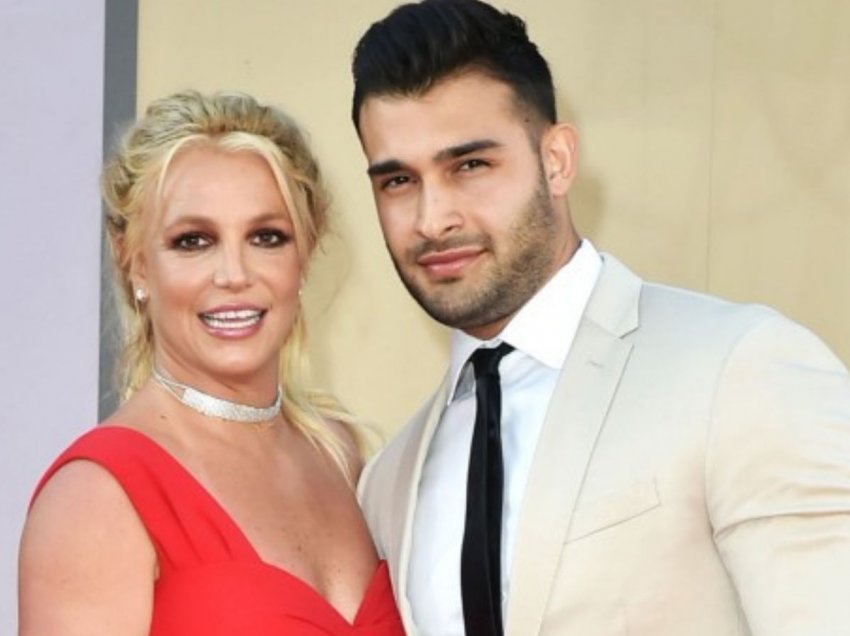 Pas përfundimit të konservatorit, i dashuri i Britney Spears flet për gjendjen e saj