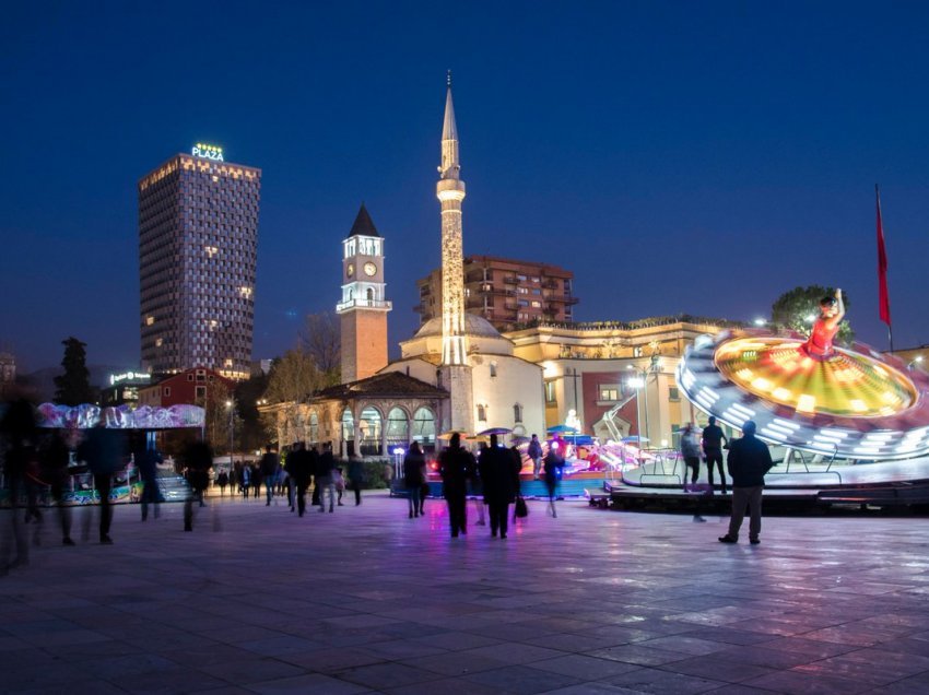 Bashkia e Tiranës rikthen pas 2 vitesh Natën e Bardhë
