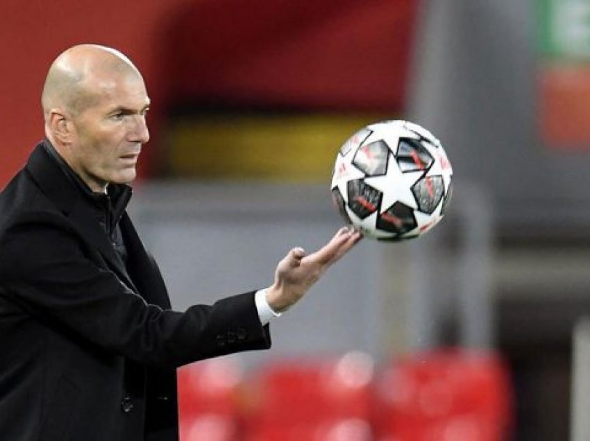 United rrit ofertën për Zidane