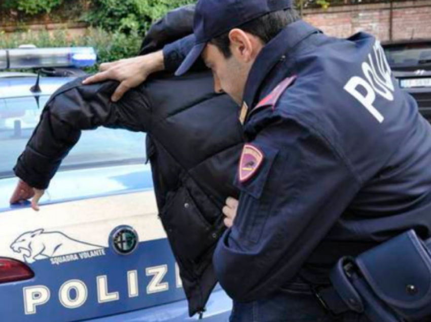 Shkojnë t’i ndajnë pas sherrit të dhunshëm, dy shqiptarët sulmojnë policët në Itali