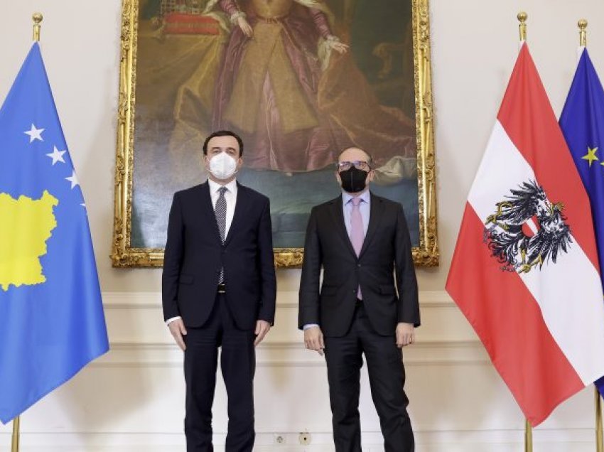 Kryeministri Kurti dhe kancelari austriak flasin për thellimin e marrëdhënieve Kosovë-Austri