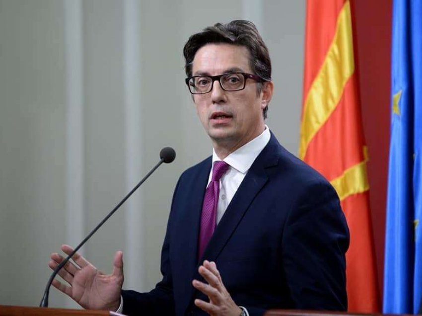 Presidenti maqedonas Pendarovksi reagon pas aksidentit me 46 viktima në Bullgari