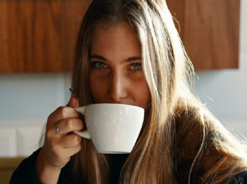 ​Një filxhan çaj ose kafe ul rrezikun e dy problemeve kryesore