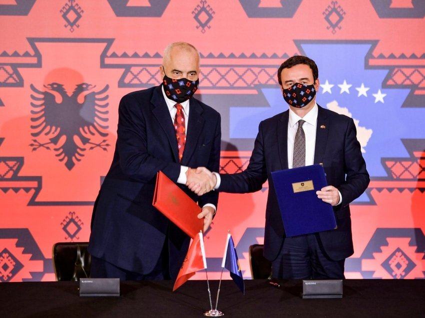 “I nderuari Kryeministri i Shqipërisë, Z. Edi Rama, i dashuri Edi”, kështu e fillojë fjalimin Kryeministri Albin Kurti
