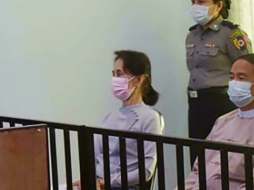 Suu Kyi i Mianmarit pret verdiktin e parë në gjyqin e juntës