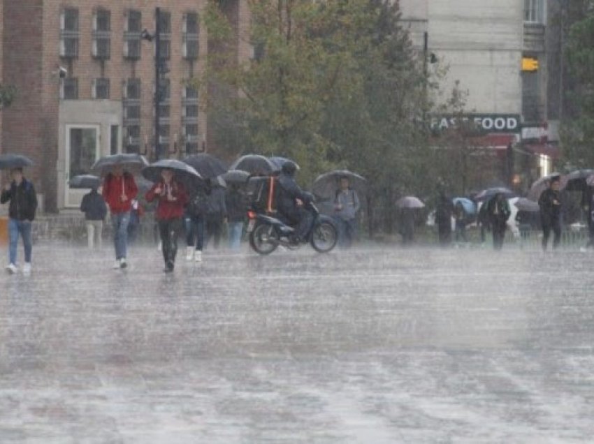 ​Reshje shiu dhe stuhi gjatë gjithë ditës, kjo është gjendja në Tiranë