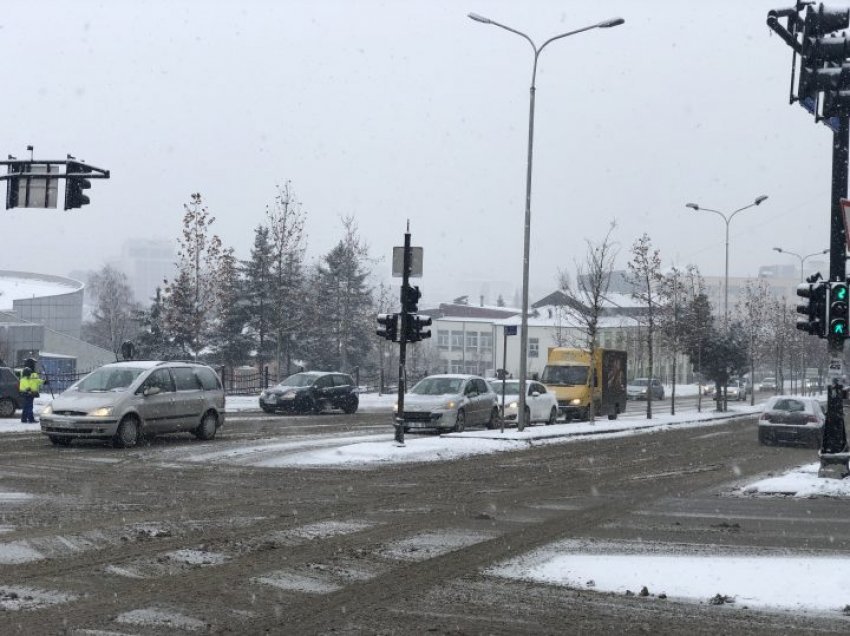 Reshjet e borës, Policia apel për kujdes gjatë vozitjes