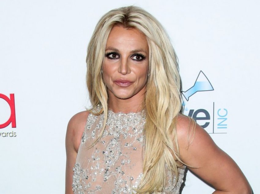 Britney Spears feston fitoren ligjore me disa foto ku shfaqet tërësisht e zhveshur