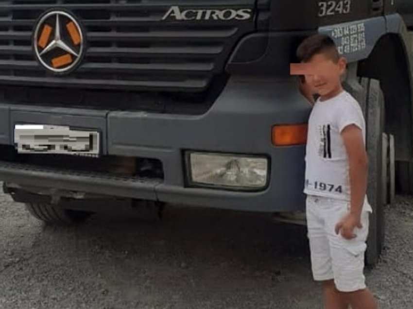Publikohet fotografia e 10 vjeçarit që u gjet i vdekur në kabinën e një kamioni