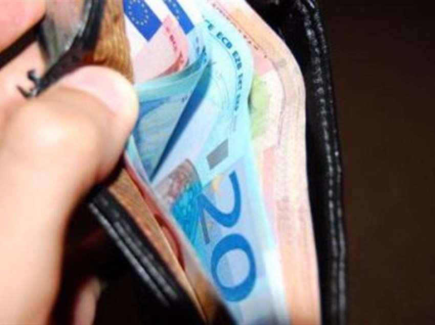 61 vjeçari nga Ferizaj e kthen portofolin e humbur me para dhe dokumente