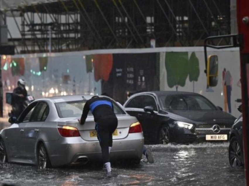 ​Moti i keq përmbyt Londrën