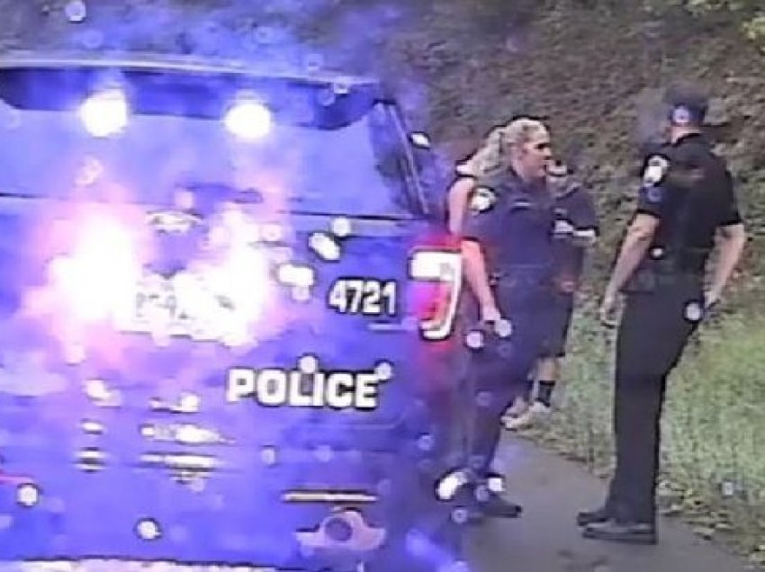 Momenti dramatik! Polici hero shpëton kolegen e tij në sekondën e fundit gjatë aksidentit