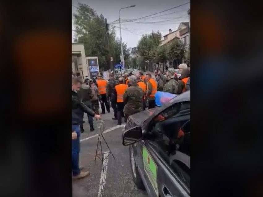 Gjahtarët e Prizrenit protestojnë ndaj Haskukës në Prizren