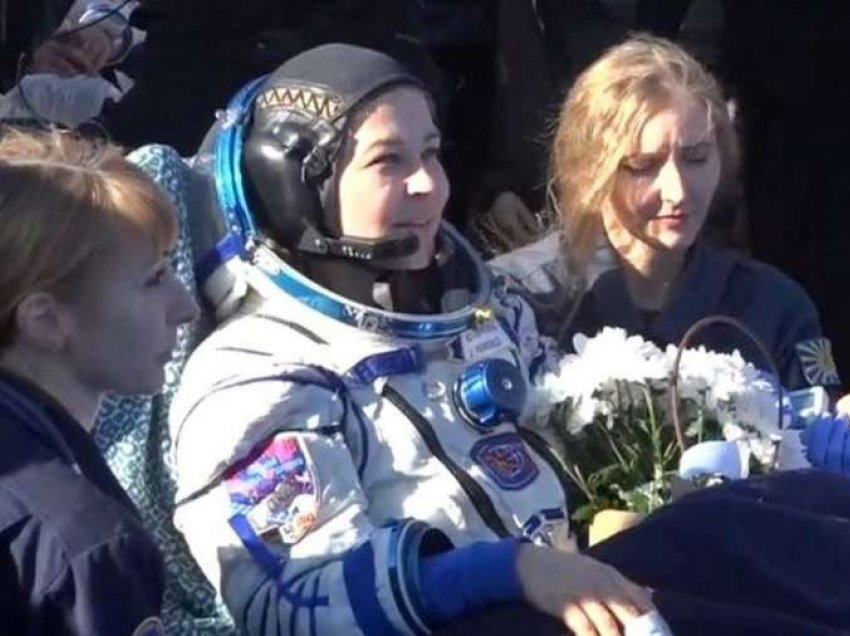 Pas xhirimeve të një filmi në hapësirë, ekipi rus ulet në Tokë 