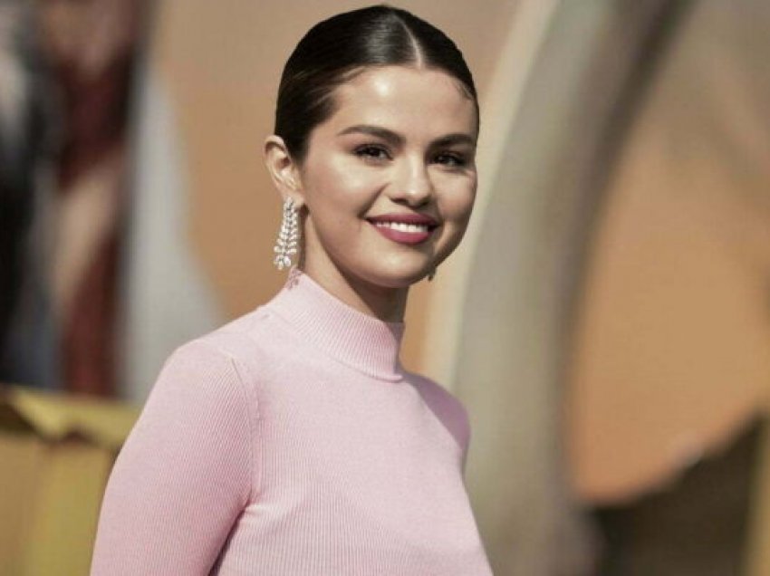 Selena Gomez për rrjetet sociale: Largimi nga aplikacionet më ka shpëtuar jetën