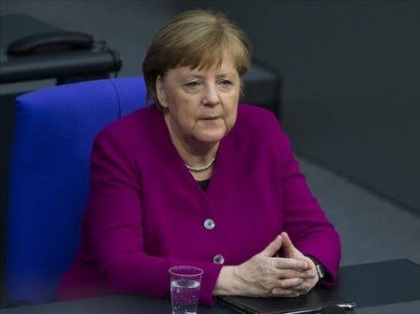 Merkel: E shqetësuar për të ardhmen e BE-së