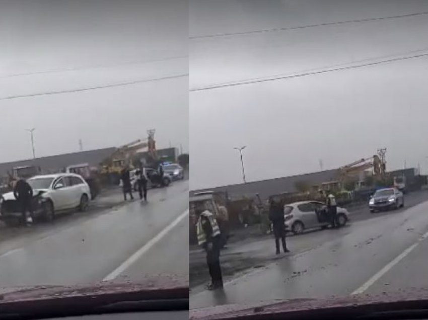 Aksidentohen dy vetura në magjistralen Prishtinë-Ferizaj