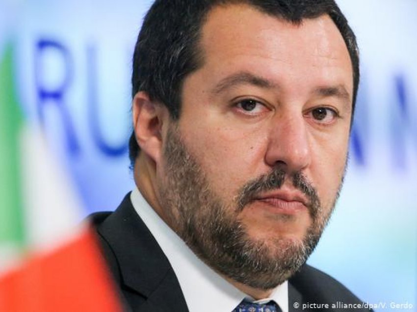 Rrezikon deri në 15 vite burg/ Politika kundër emigrantëve çon Matteo Salvinin në gjykatë