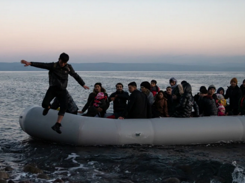 Katër fëmijë migrantë mbyten në brigjet e Greqisë