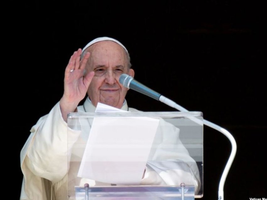 Papa Françesku bën thirrje për përgjigje urgjente ndaj krizës klimatike