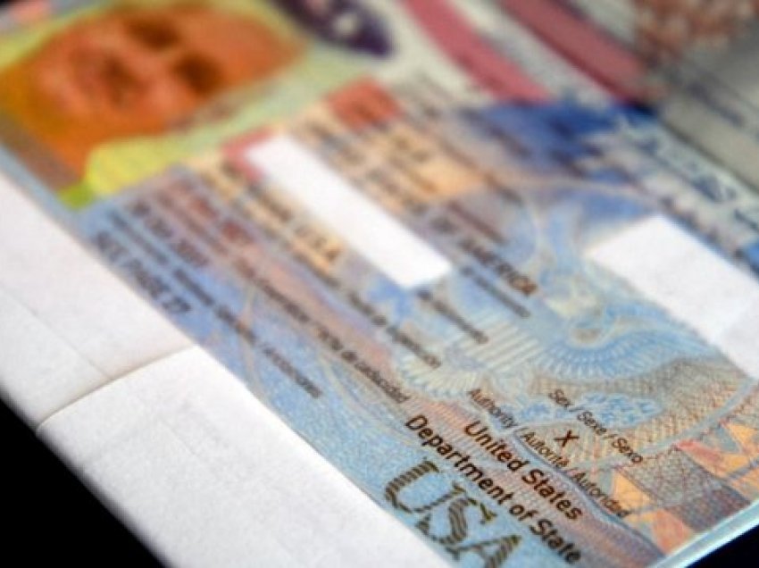 DASH lëshon pasaportën e parë me gjini të papërcaktuar