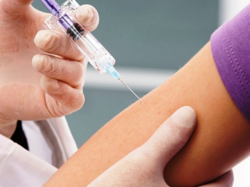 Kërkesa të vogla gjatë tetorit për t’u vaksinuar kundër COVID-19