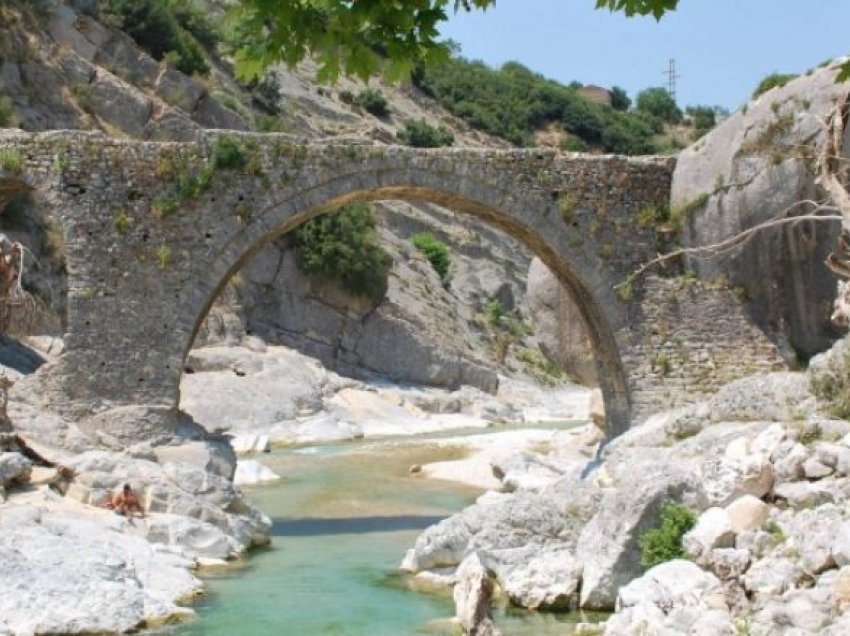Ura veneciane në Shqipëri që po tërheq vizitorë të shumtë vendas dhe të huaj