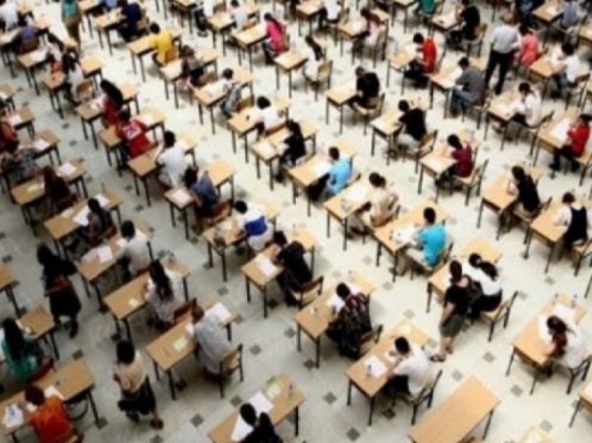 ​Provimin e maturës e kalojnë 51.23 % e maturantëve