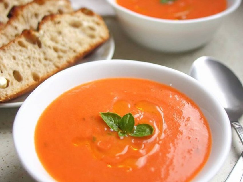 Supë me domate